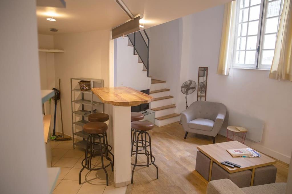 L'Authentique, Duplex, Centre Historique, Wifi Apartment Montpellier Luaran gambar